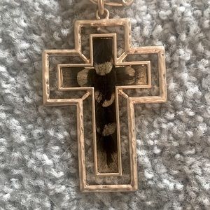 Like new cross necklace